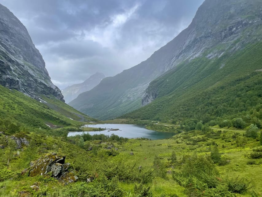 Hellesylt to Norangsdalen: Scenic E-Bike Tour - The snack break: pleasant, but keep expectations modest