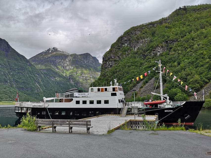 Hjørundfjord Fjord Cruise Afternoon Rountrip from Ålesund - Why Hjørundfjord makes a better escape from Ålesund
