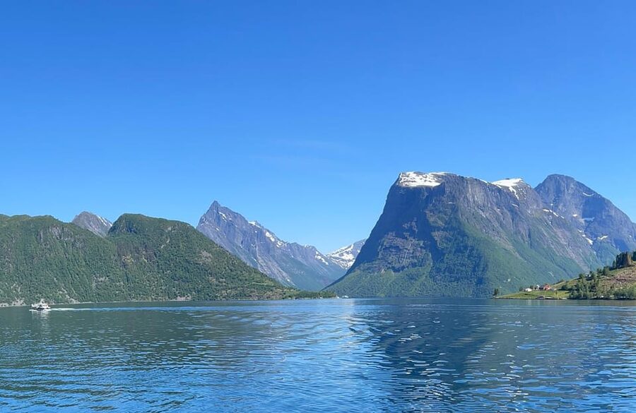Hjørundfjord Fjord Cruise roundtrip from Ålesund - The return to Ålesund