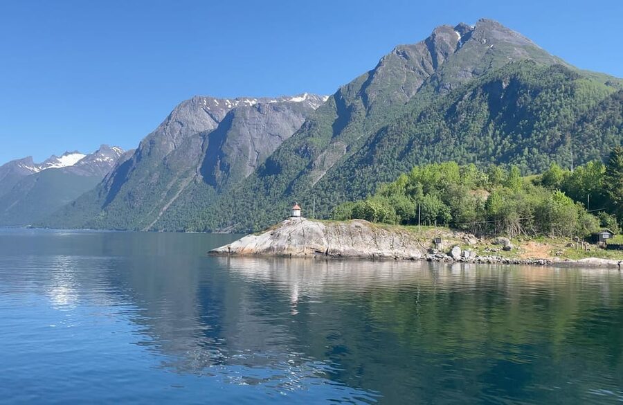 Hjørundfjord Fjord Cruise roundtrip from Ålesund - What $115 buys you