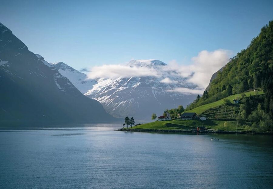 Hjørundfjord Fjord Cruise roundtrip from Ålesund - The first 2.5 hours toward Hjørundfjord