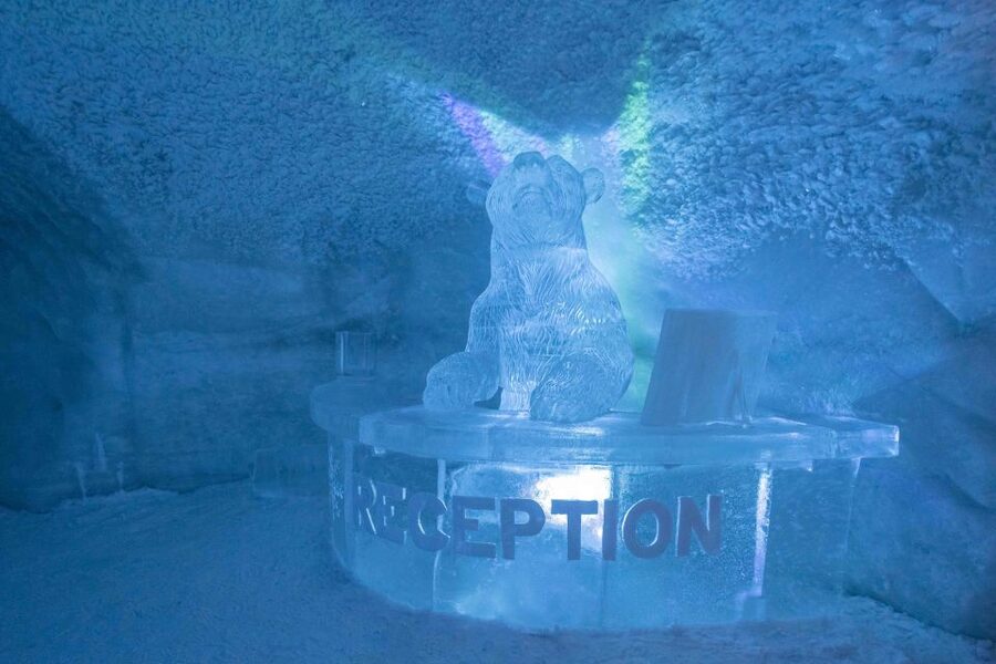 Kirkenes: Snowhotel Entrance Ticket - Is this suitable for children and families?