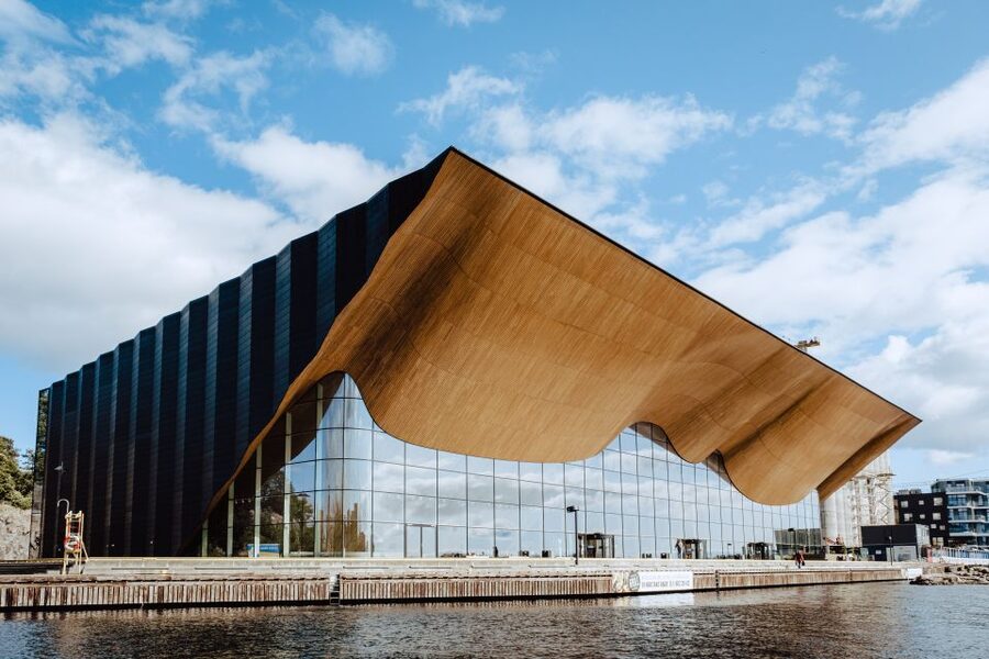 Kristiansand: Guided Cultural Walking Tour - Along the oceanfront to Christiansholm Fortress