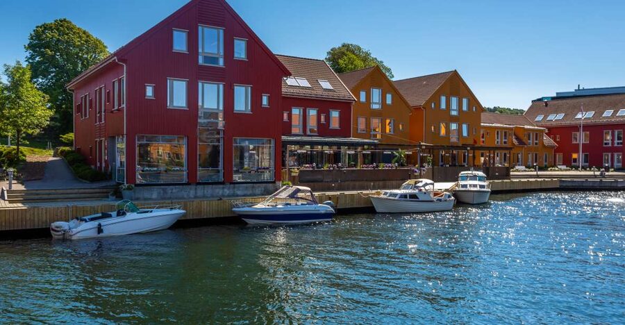 Kristiansand: Guided Cultural Walking Tour - From the cruise terminal to Fiskebrygga