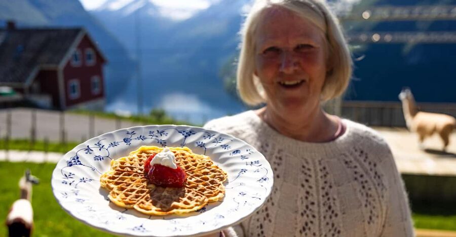 Ljøen, Hellesylt: Ljøen Farm Tour - Practical details for cruise passengers