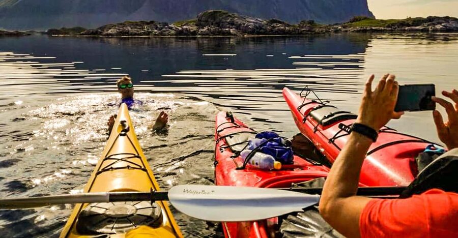 Lofoten: Full Day Combo tour, (kayaking and rappelling) - Key points at a glance