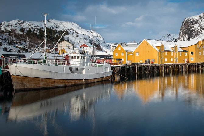 Lofoten Highlights Photo Tour - Henningsvær & Haukland - Group size, comfort, and timing
