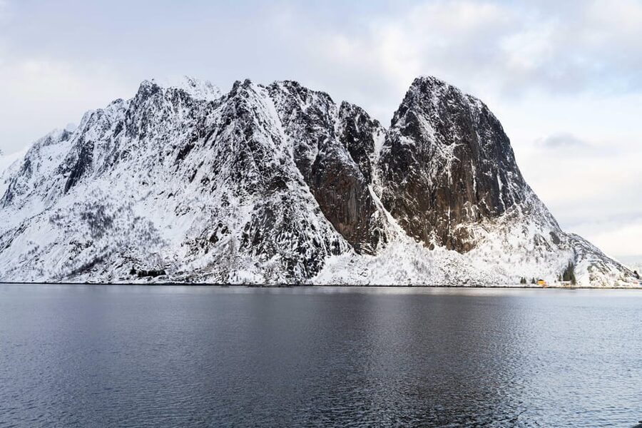 Lofoten: Reine, Hamnøy, and Skariskøya Photo Tour - Reine, where the postcard view becomes real