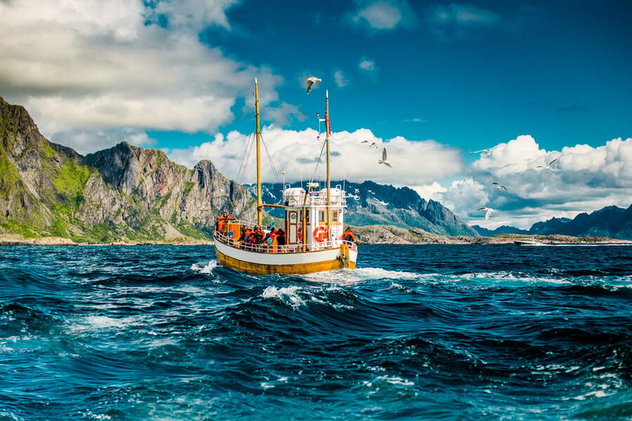 Lofoten: Traditional Fishing Trip - The MS Symra gives this trip its character