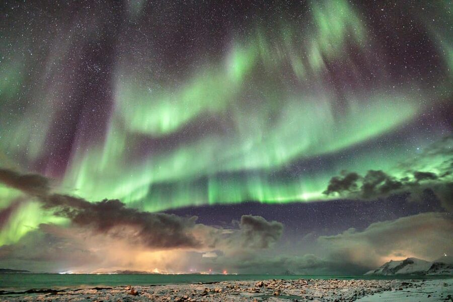 Lyngenalps: Northern Lights Snowmobile Safari - Starting at XLyngen Resort by the Sea