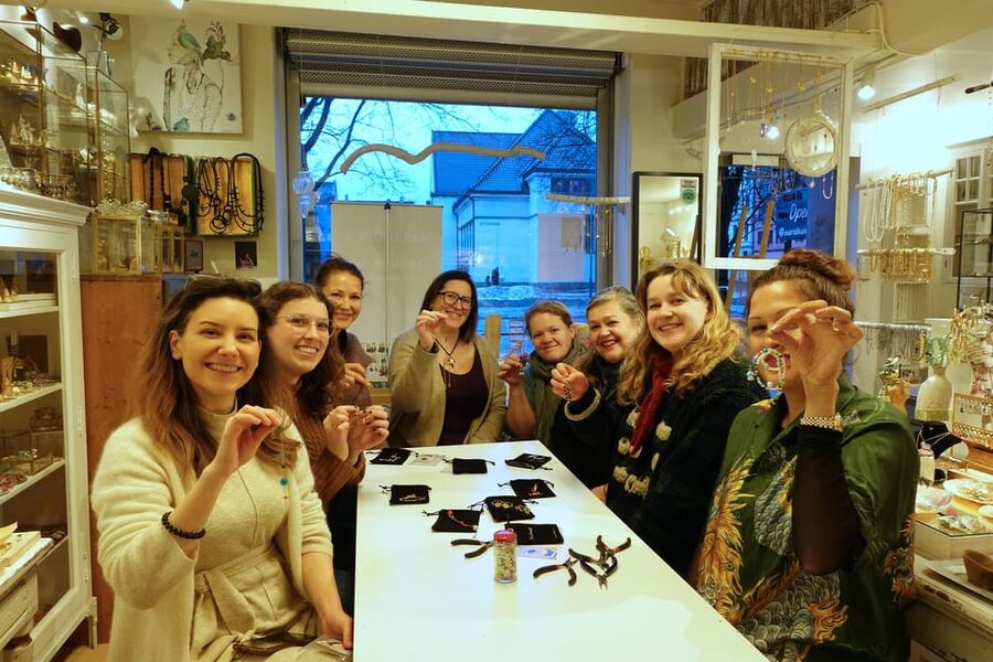 Maral Kunst : Jewelry Bar Experience (Jewelry Making) - Starting at Schous Plass in Oslo