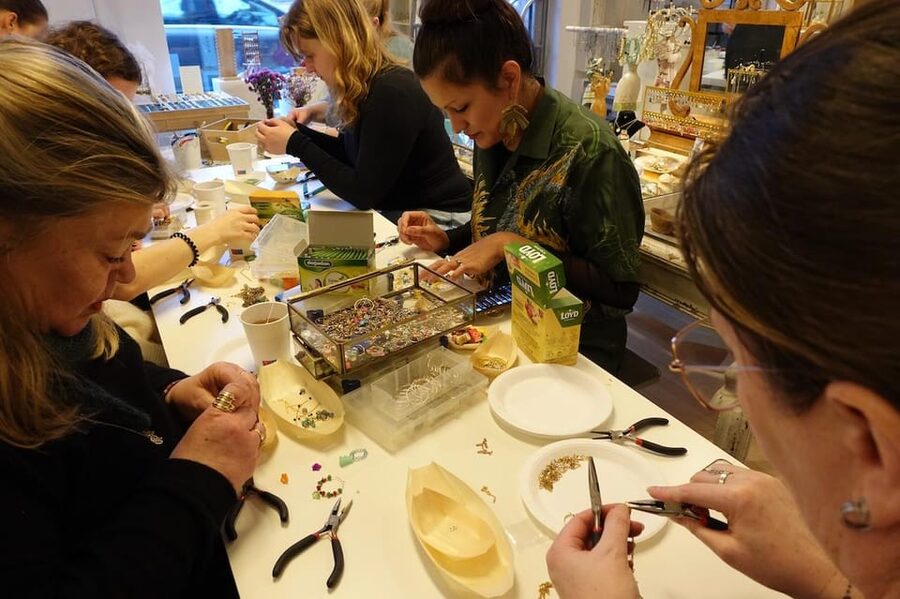 Maral Kunst : Jewelry Bar Experience (Jewelry Making) - Drinks, snacks, and a cozy working room