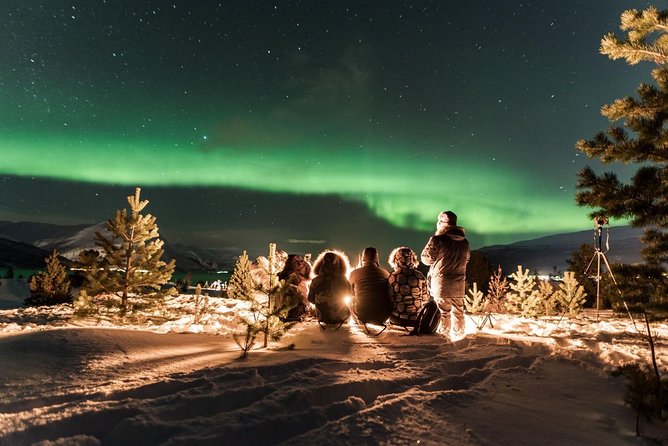 Minibus Northern Lights Chase with Photography from Tromsø - Leaving Tromsø for darker skies