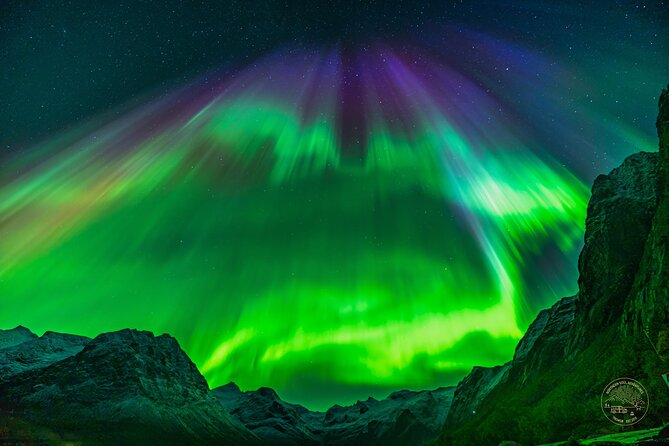 Minibus Northern Lights Chase with Photography from Tromsø - Photographing the northern lights