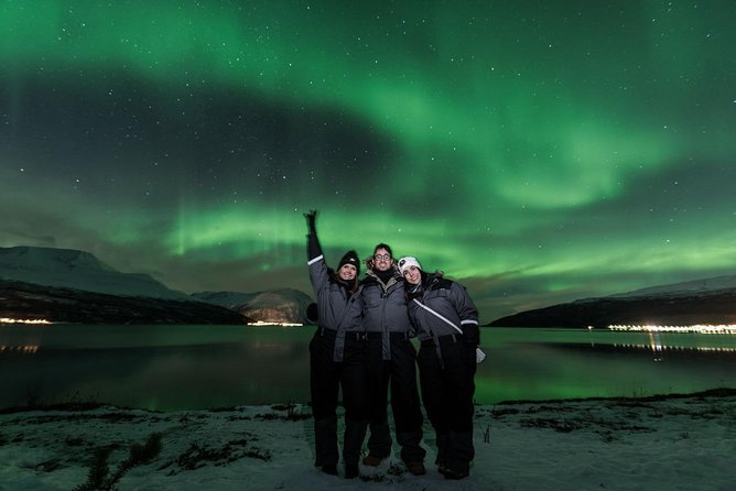 Minibus Northern Lights Chase with Photography from Tromsø - Age limits, pickup, and the late return
