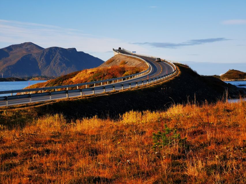 Molde: Atlantic Ocean Road & Varden Audio Guide Bus Tour - Varden Viewpoint and Molde’s 222 Peaks