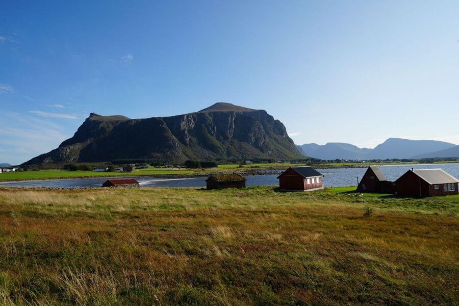 Molde: Atlantic Ocean Road & Varden Audio Guide Bus Tour - Should You Book the Molde Atlantic Road Tour?