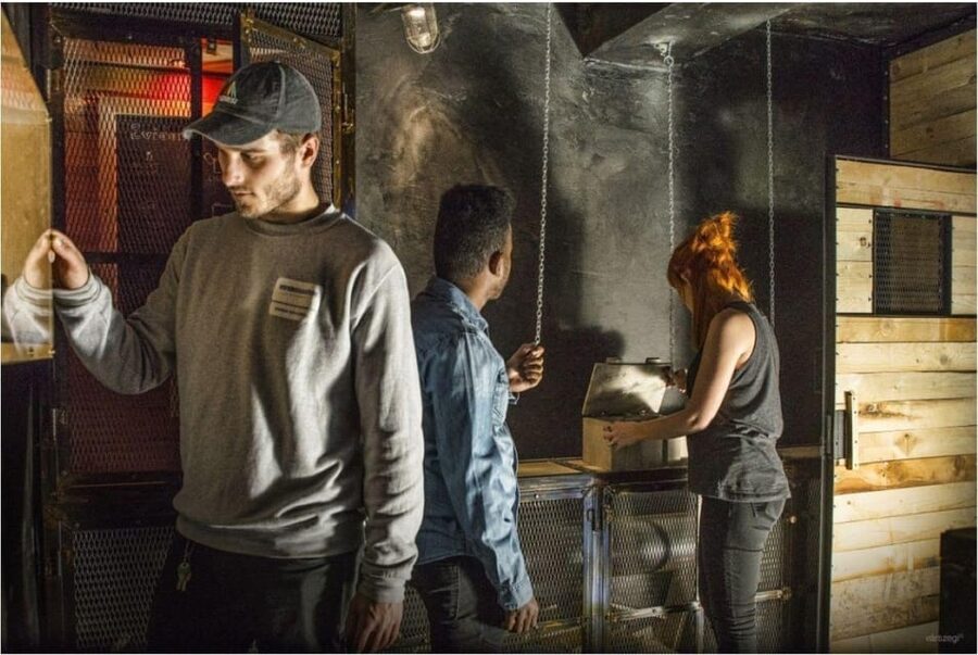 Molde: Serial Killer Escape Room Game - Molde’s murder mystery starts with a missing-person case