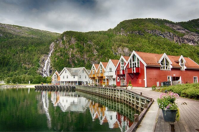 Mostraumen Golden Circle Fjordtour from Bergen – Group or Private - Hesjedalsfossen, a waterfall with almost no walking
