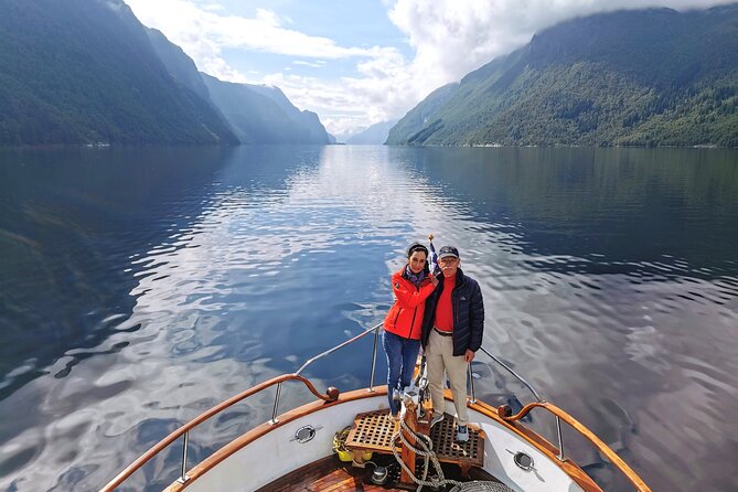 Mostraumen Private Pontoon Cruise - Who will enjoy this outing most?