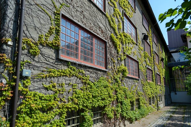 Norsk Folkemuseum Oslo Private Tour & Skip-the-Line Tickets - Getting there, meeting your guide, and dressing wisely