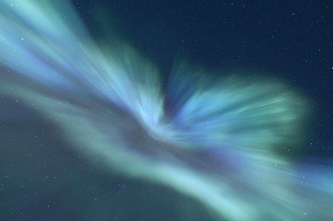 Northern Lights Big Bus Chase with Free Photos - The guide team makes the difference