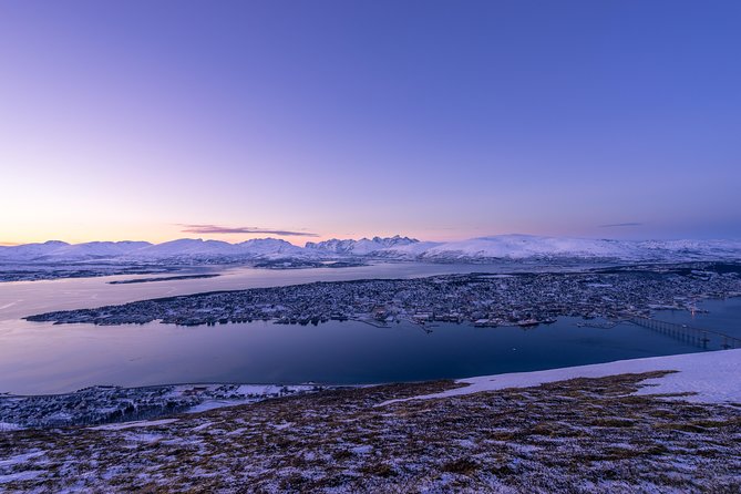 Northern lights cable car excursion - The guide and group size