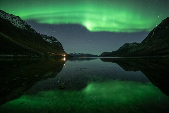 Northern Lights Expedition Tromsø - 6 people - Arctic Photo Guide - Warm clothing, soup, and a practical Arctic setup