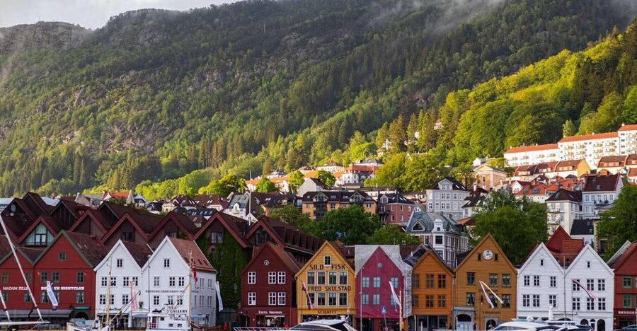 Norwegian Coastal Cities: Smartphone Audio Guide App - What the audio format gets right
