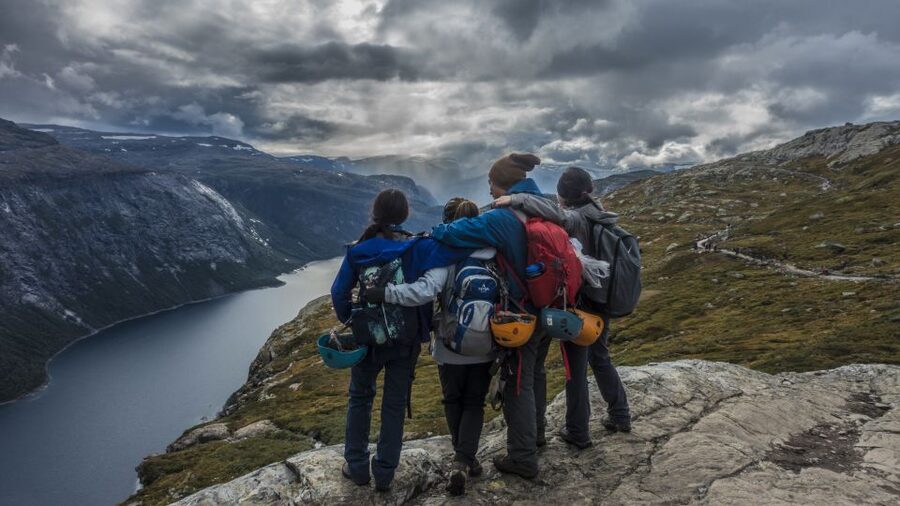 Odda: Full-Day Trolltunga Hiking, and Climbing Tour - Guides, equipment, and the human side of the day