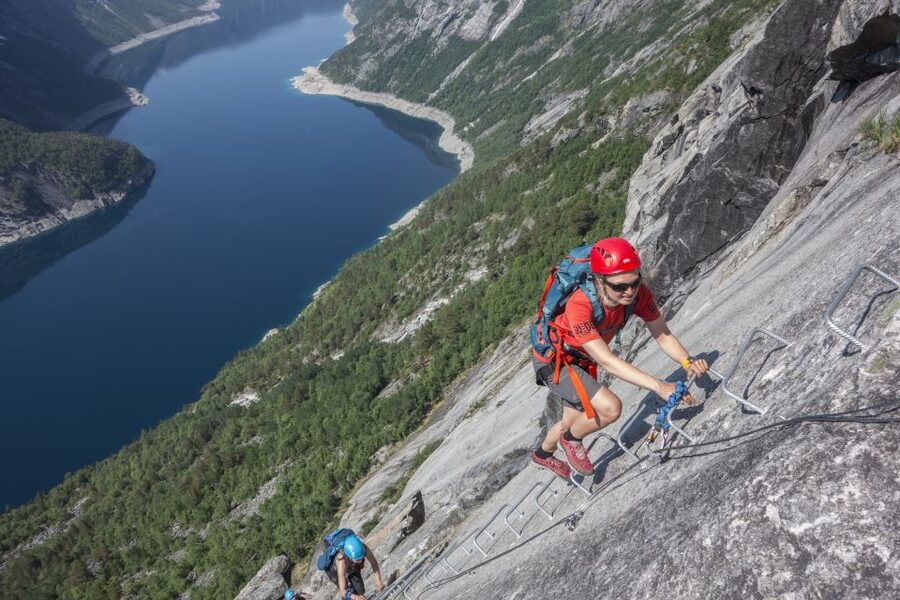 Odda: Full-Day Trolltunga Hiking, and Climbing Tour - Starting in Skjeggedal and reaching the trail