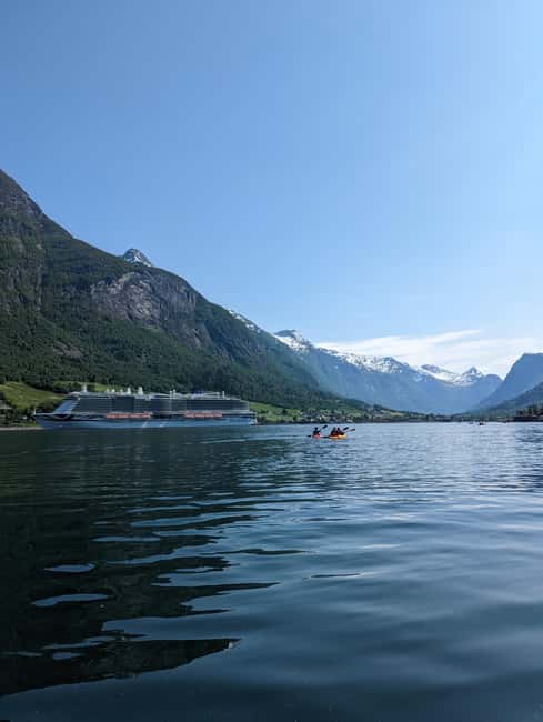 Olden: Guided beginner friendly fjord kayaking.Local company - Key points to know before you book