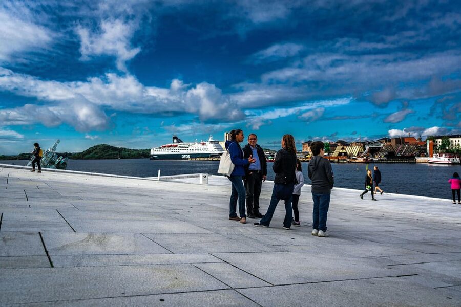 Oslo: 3-hour Highlights & Vigeland Park Private Walking Tour - Starting at the Nobel Peace Center
