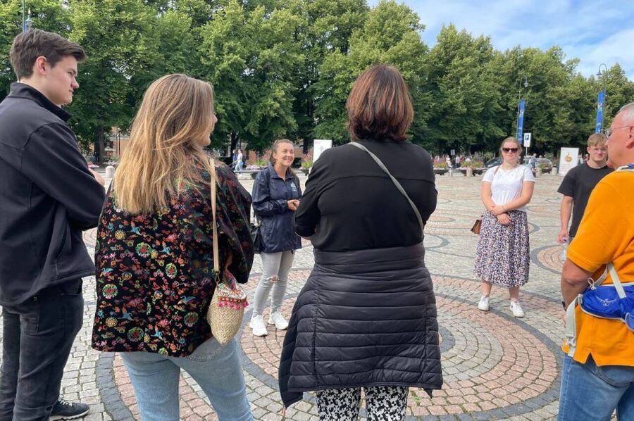 Oslo: Best of Oslo Walking Tour - Christiania Torv and the original city center