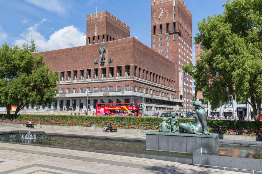 Oslo: City Sightseeing Hop-On Hop-Off Bus Tour - Weather, seating, and audio tips
