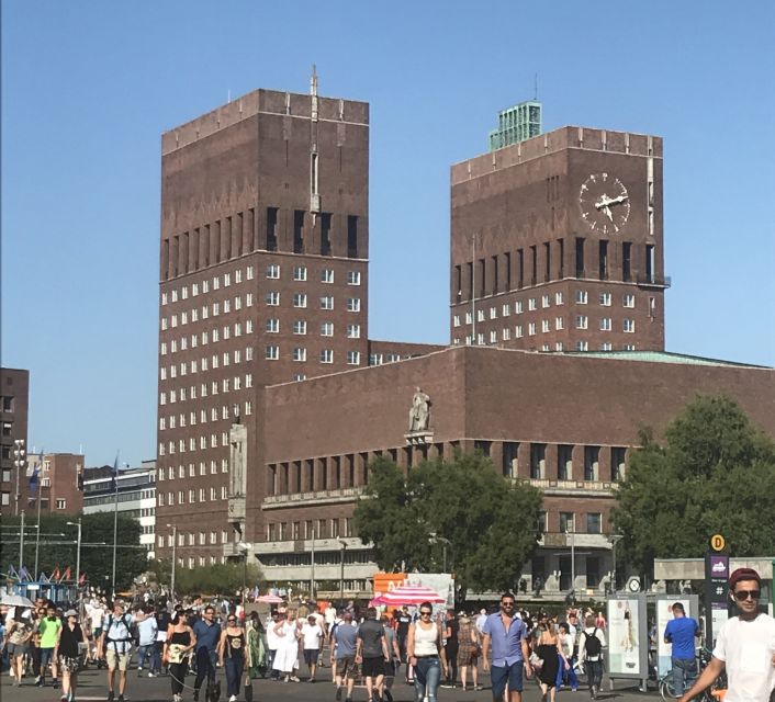 Oslo: City Walking Tour - Parliament, theater, university, and royal Oslo