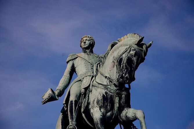Oslo City Walks - In the Heart of Oslo - From the Royal Palace to Karl Johans gate