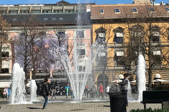 Oslo easy walk - Oslo Cathedral and a glimpse of daily city life