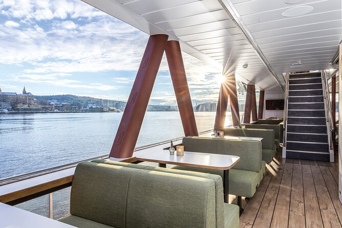 Oslo fjord 3-Course Dinner Cruise with Live Music - The pleasure of a nearly silent boat