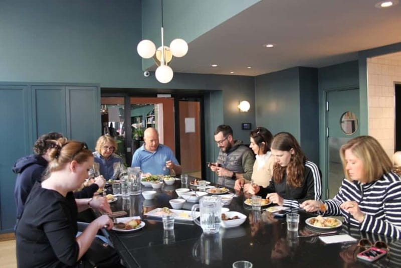 Oslo: Food Tasting and Walking Tour with a Local - A look at Norwegian traditional dress
