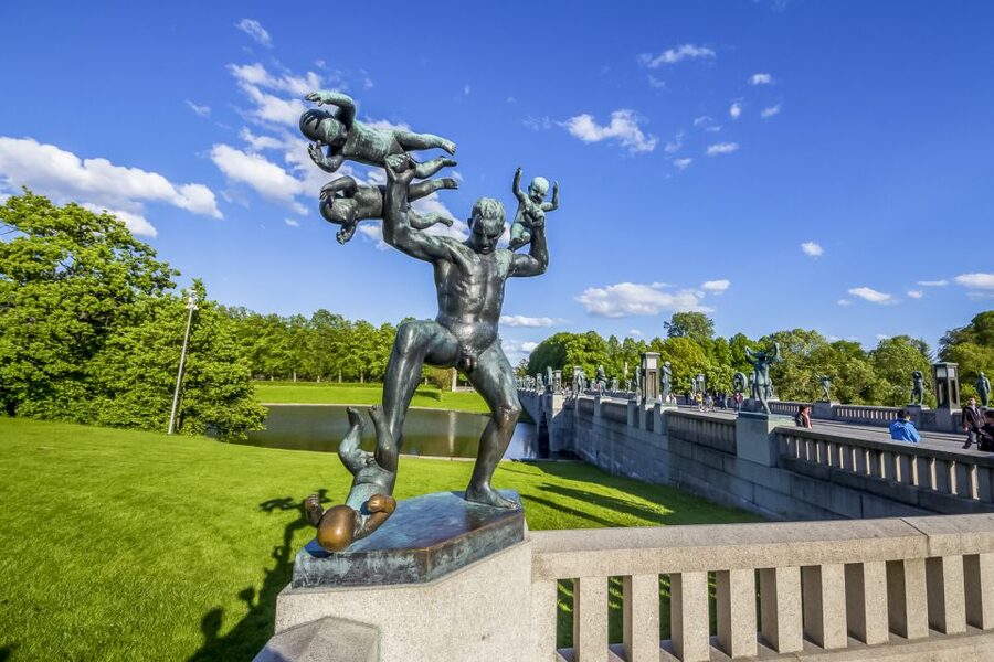 Oslo: Grand City Sightseeing Tour by Bus with Fjord Cruise - Starting near Haakon VIIs gate