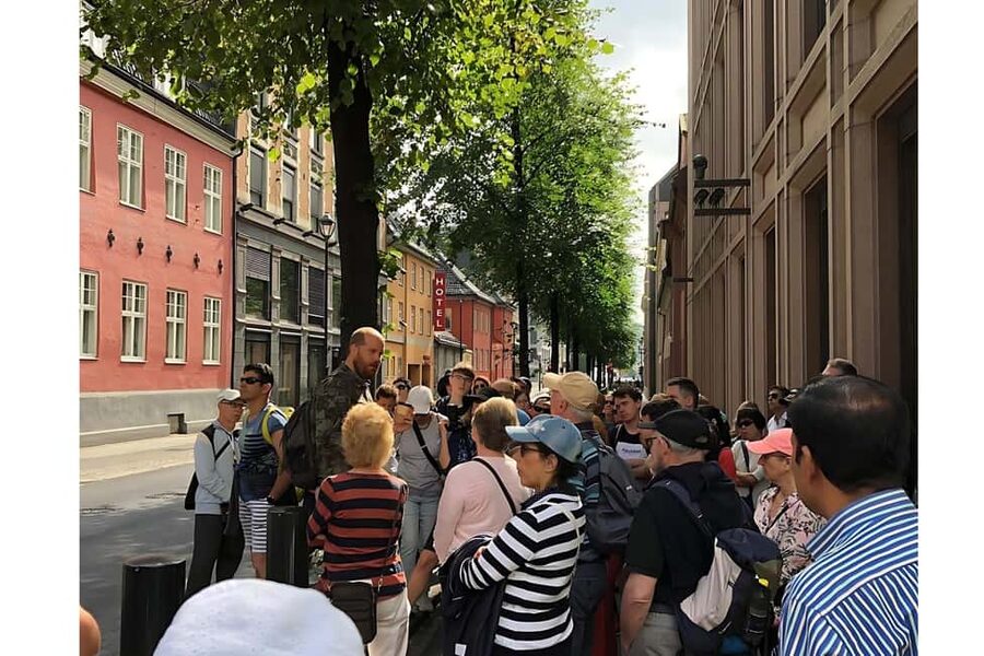 Oslo: Guided Walking Tour of Central Oslo - Starting under the Tiger at Jernbanetorget