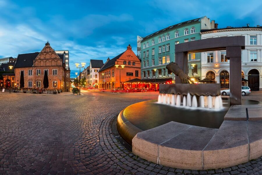 Oslo: Historic Myths & Legends Evening Walking Tour - Why Oslo’s myths make a good city introduction