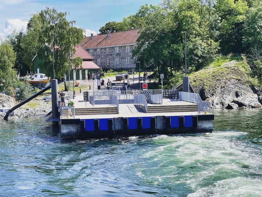Oslo Island Walks: Island Hopping Tour - The first ferry and the arrival at Hovedøya