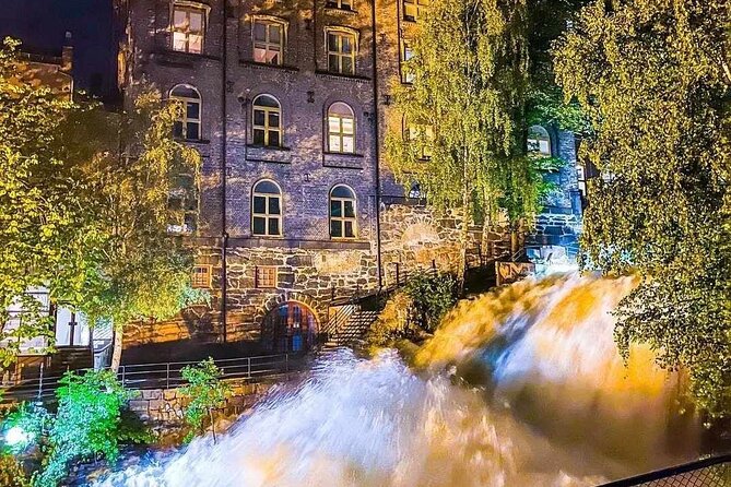 Oslo: Norwegian Food Tour & Hidden Gems City Walk - Waffles, brown cheese, and a sweet finish