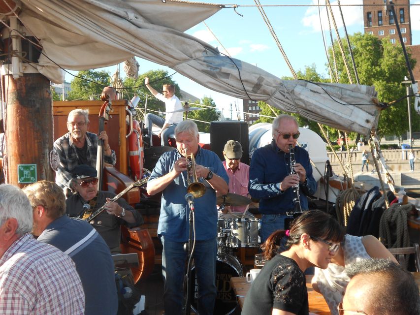 Oslo: Oslo Fjord Cruise with Live Jazz Music & Shrimp Buffet - The traditional wooden ship sets the mood
