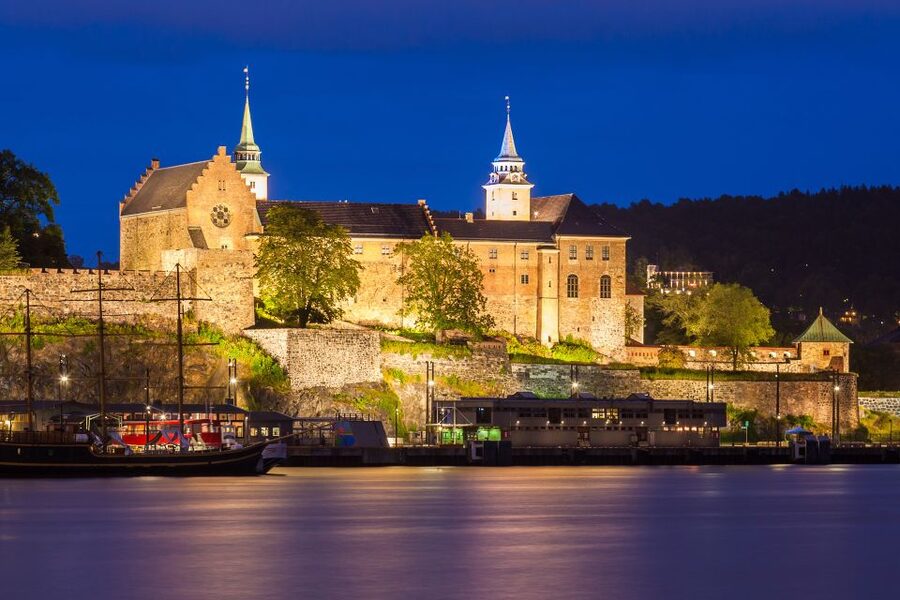Oslo: Private City Center Highlights Guided Walking Tour - Akershus Fortress and Oslo’s historic edge