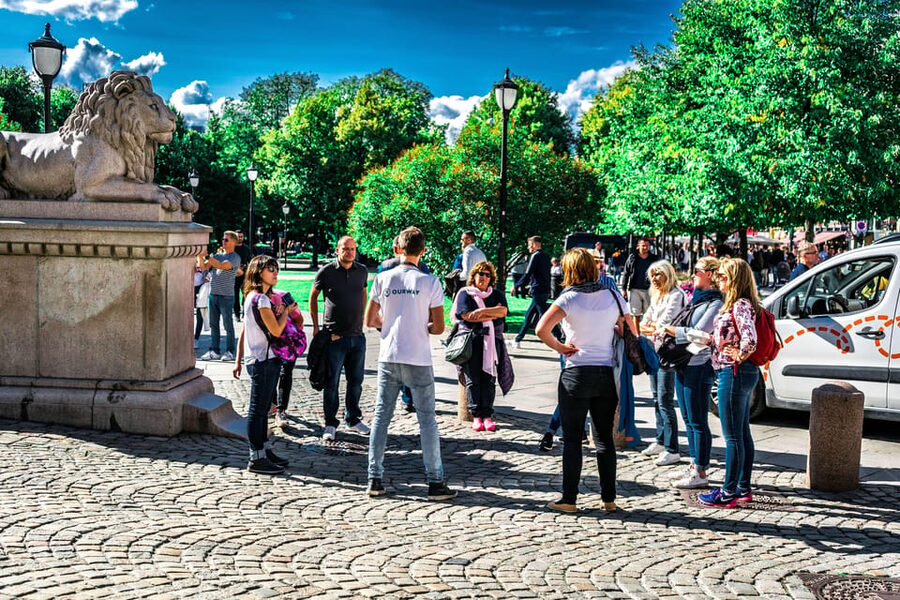 Oslo: Private Walking Tour - Akershus Fortress above the Oslo Fjord