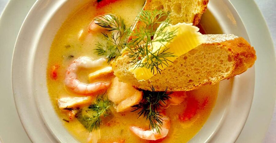 Oslo: Skyline in Winter With Fish Soup Cruise - Fish soup, bread, and a simple Norwegian meal