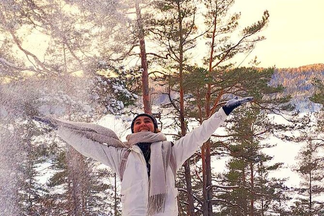 Oslo: Winter wonderland forest hike & campfire with a dog - Gjersjøen, waffles, and a proper pause